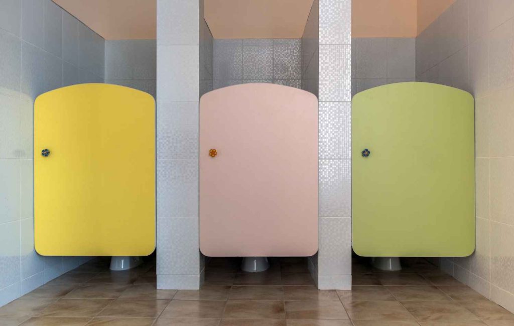 Toilet cubicles for schools